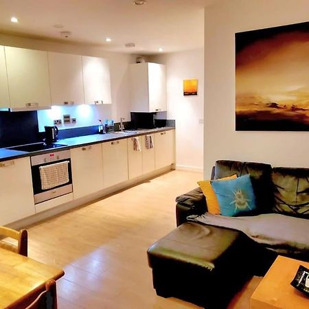 Battersea Power Station Suite Лондон Екстериор снимка