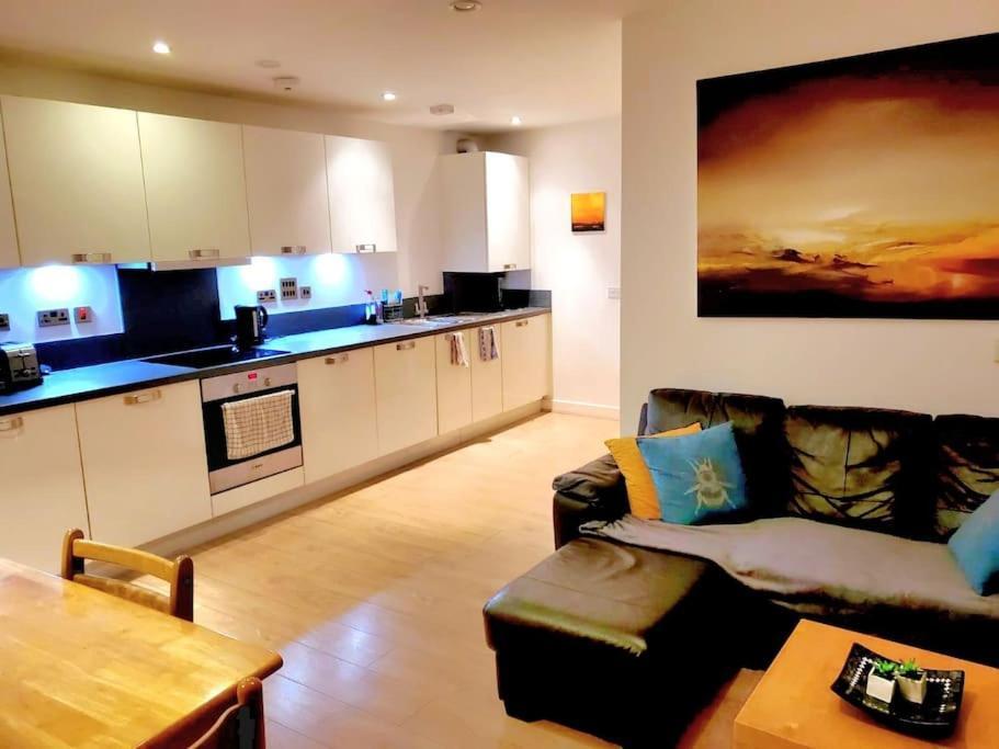 Battersea Power Station Suite Лондон Екстериор снимка