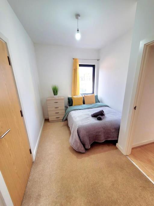 Battersea Power Station Suite Лондон Екстериор снимка
