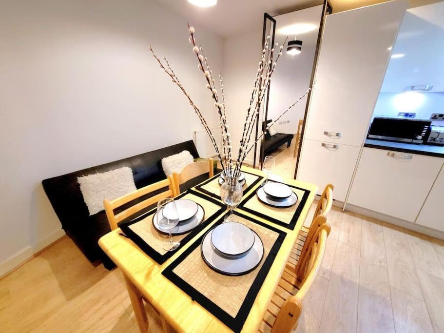 Battersea Power Station Suite Лондон Екстериор снимка